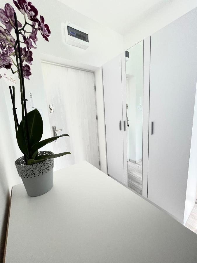 Apartament Goplanska Free Parking Self Check-In 24H Poznań Exteriör bild